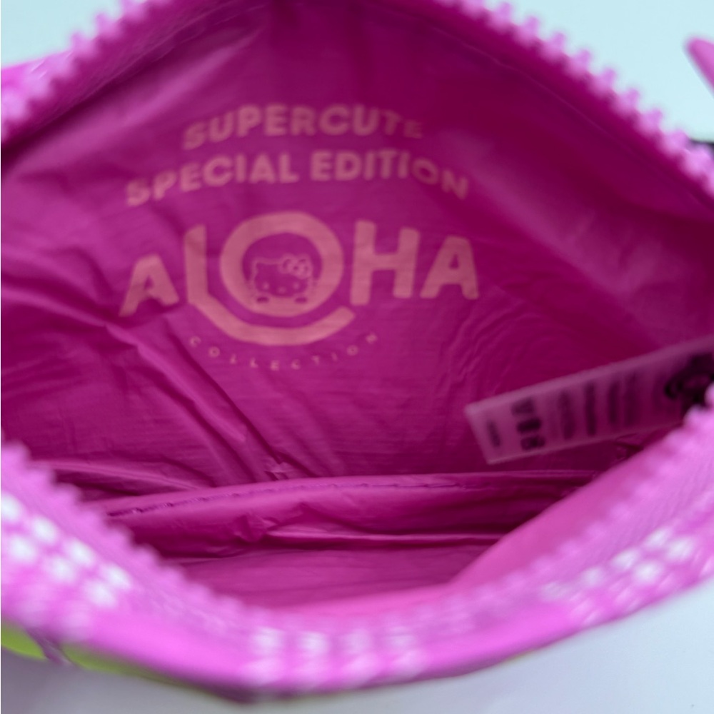 Aloha Collection x Hello Kitty Mini  Pouch - Picture 4 of 5